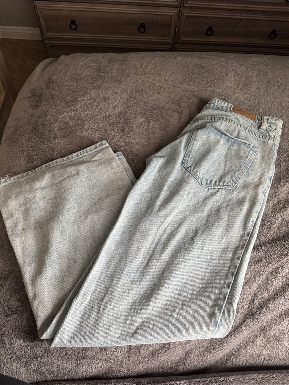 RSQ Light Wash Low-Rise Baggy jeans